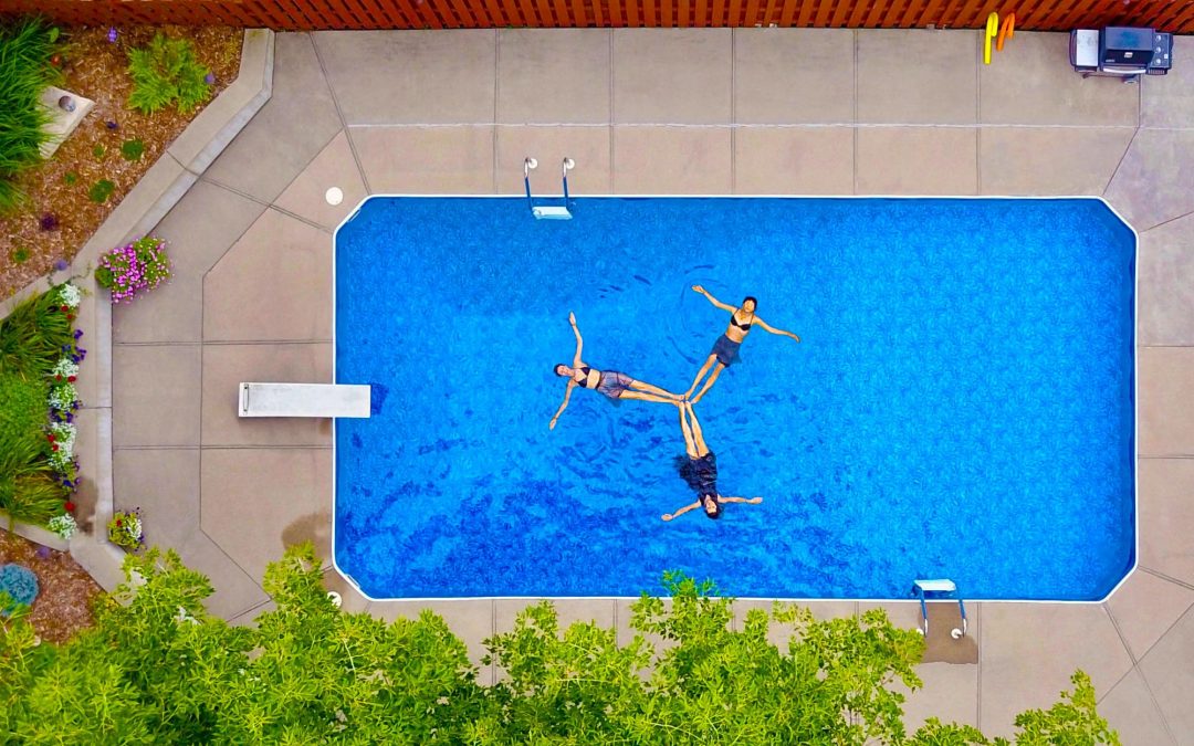 Top 4 Inexpensive Pool Deck Ideas